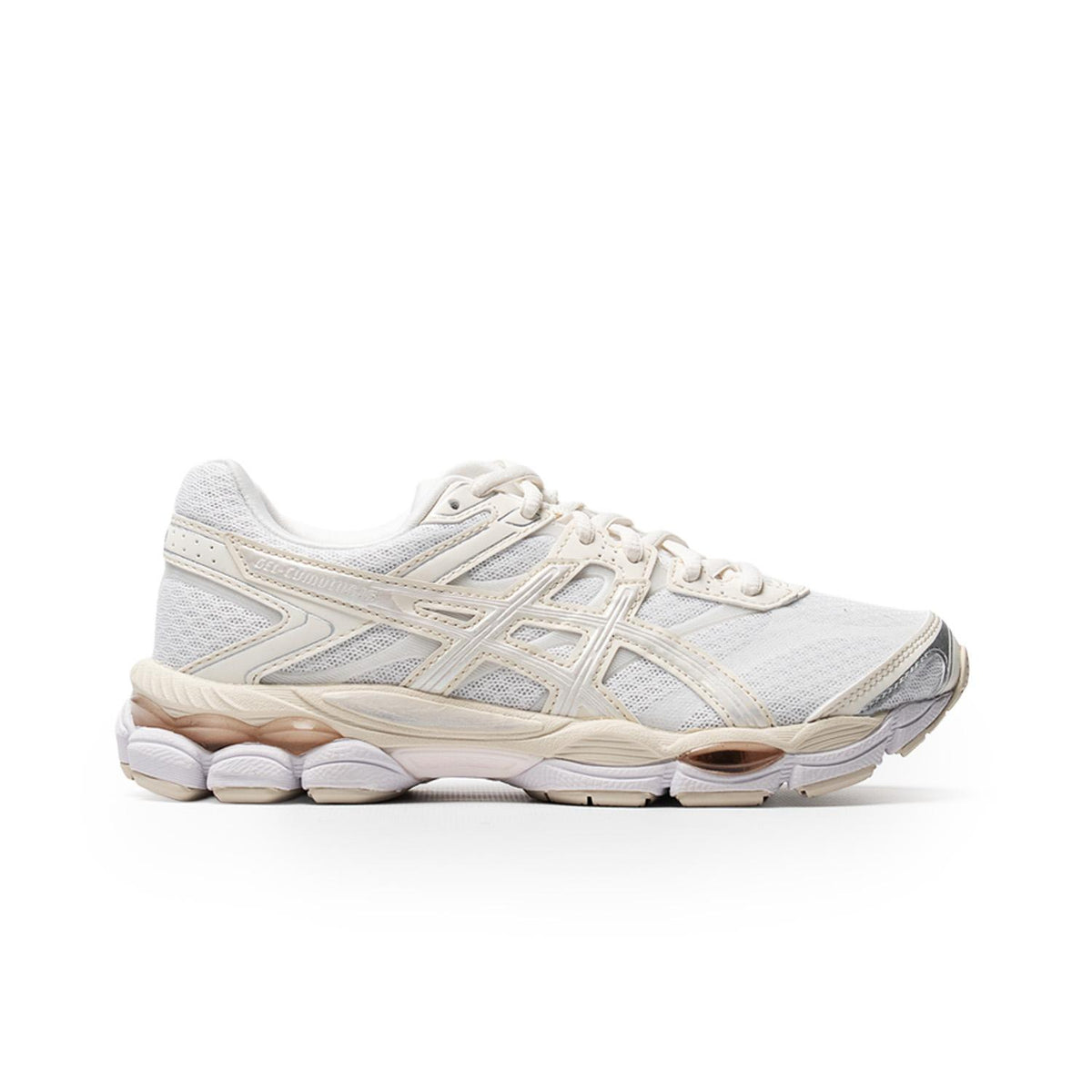 Chaussure de running Asics Gel-Cumulus 16 Femme blanc et écru – vue 1
