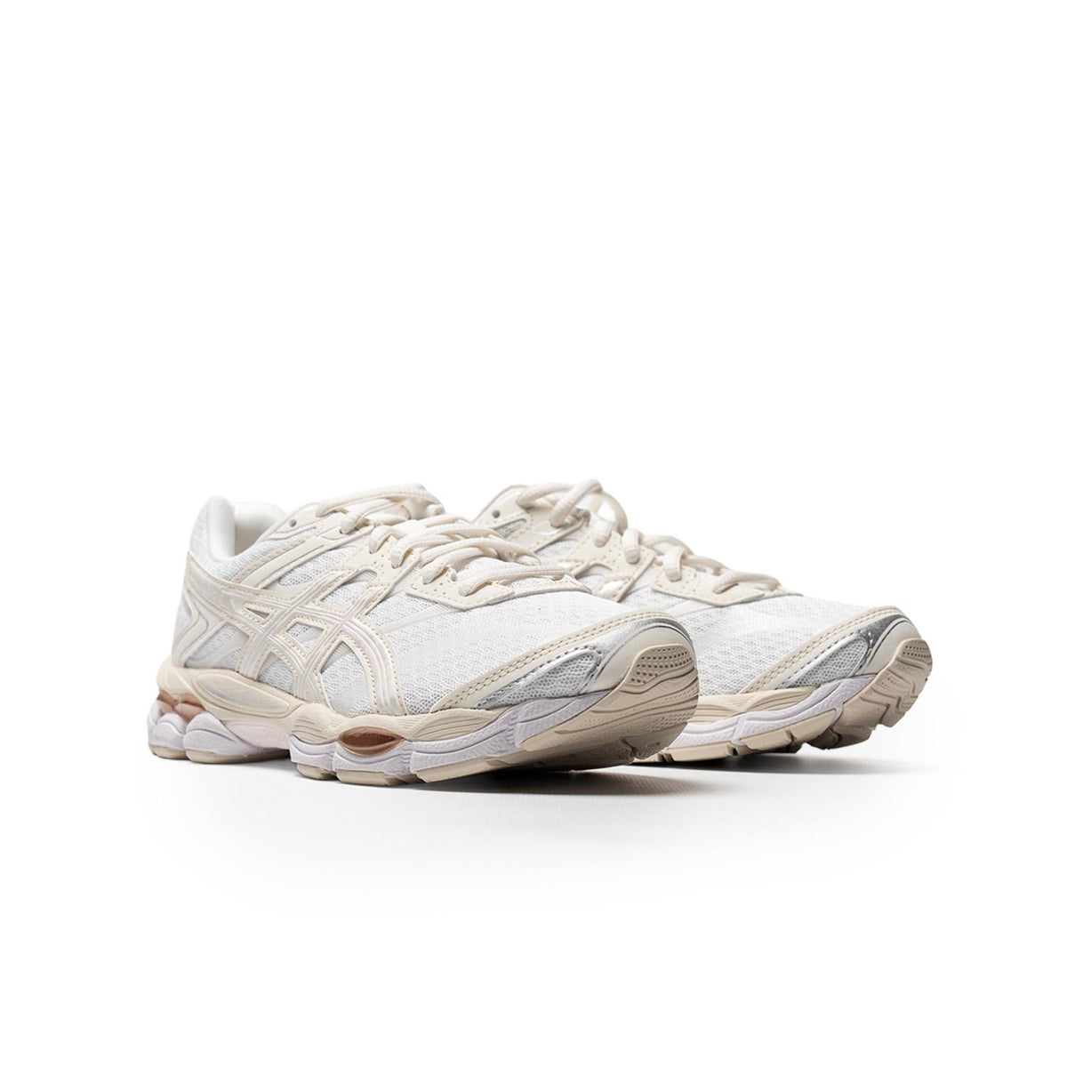 Chaussure de running Asics Gel-Cumulus 16 Femme blanc et écru – vue 3