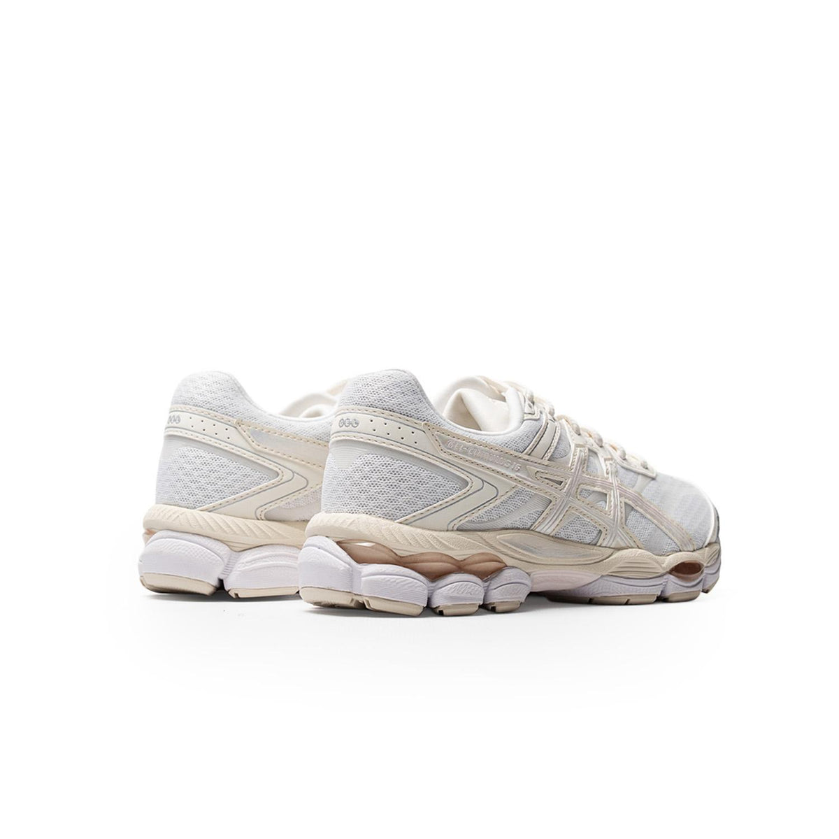 Chaussure de running Asics Gel-Cumulus 16 Femme blanc et écru – vue 4