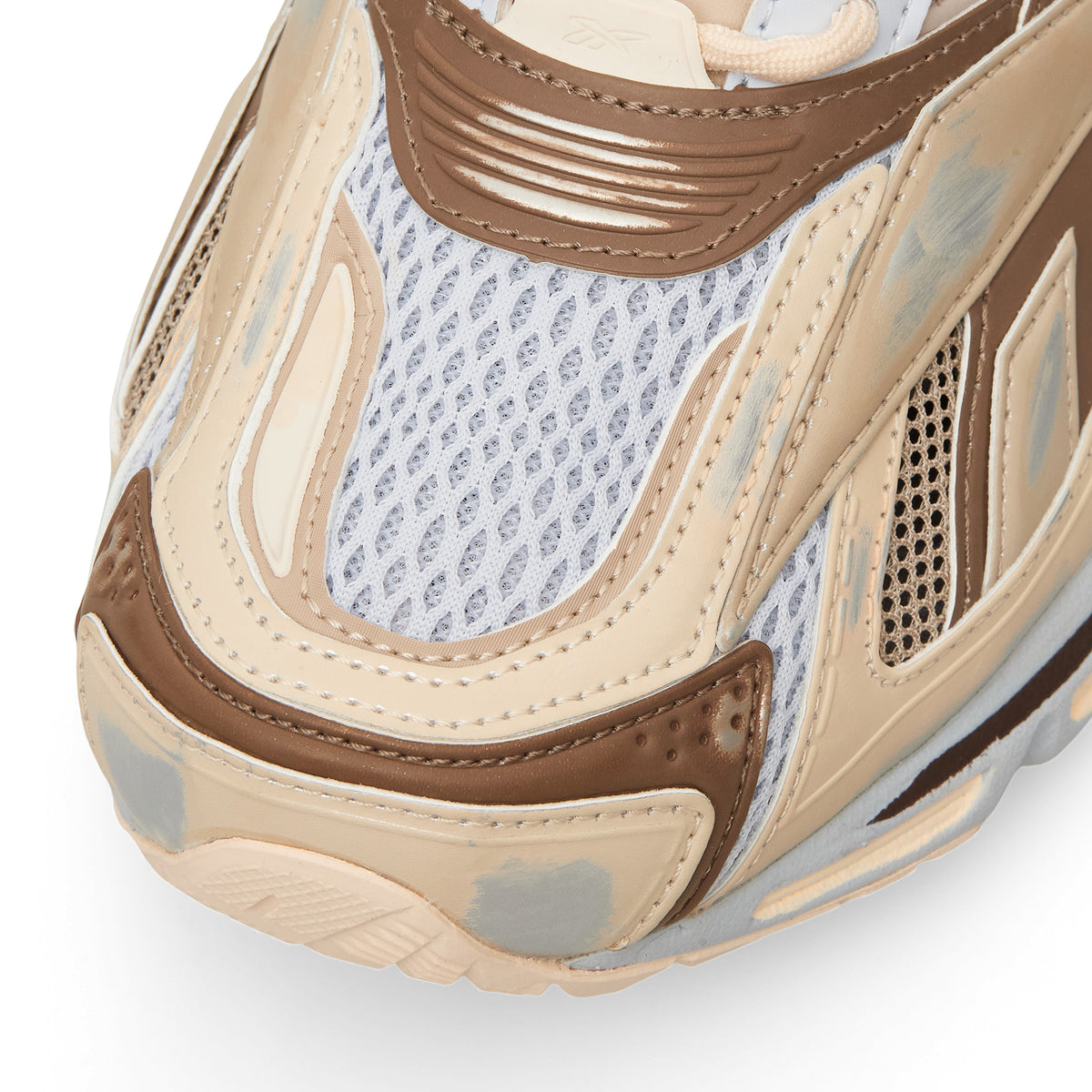 Chaussure de running Reebok Premier Road Ultra beige et marron – détail de l'avant-pied