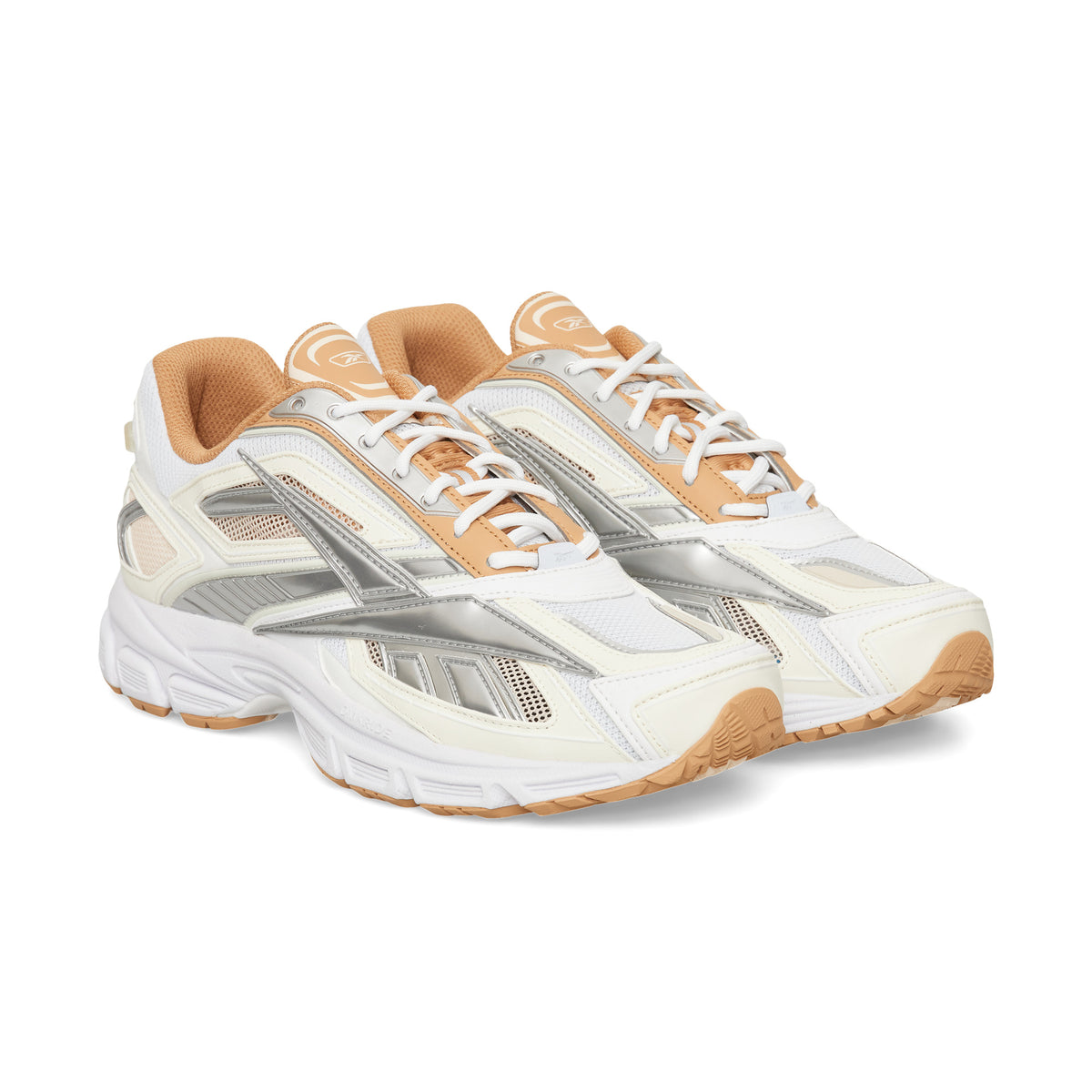 Chaussure de running Reebok Premier Road Ultra blanc et argent – vue 3/4 avant