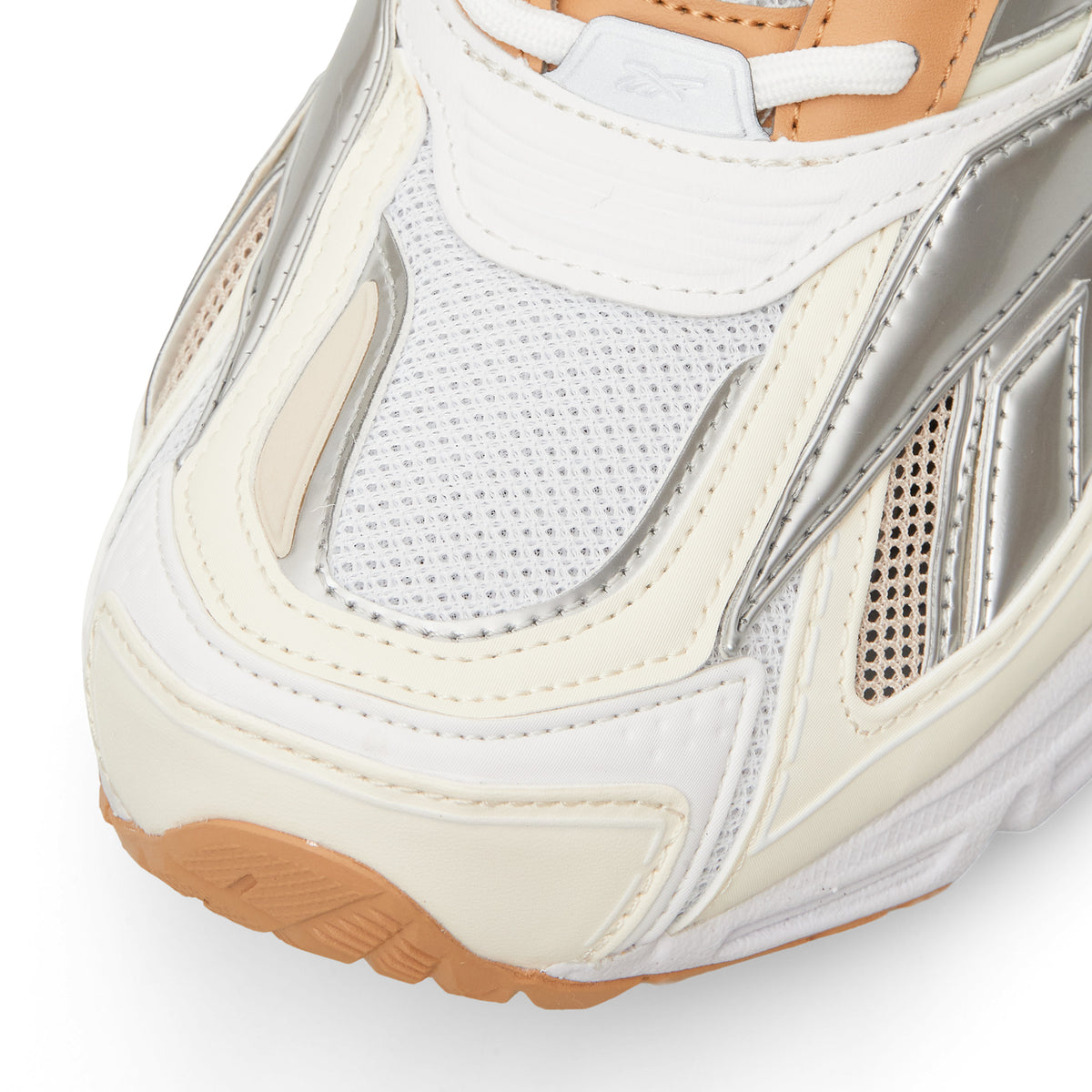 Chaussure de running Reebok Premier Road Ultra blanc et argent – détail de l'avant-pied