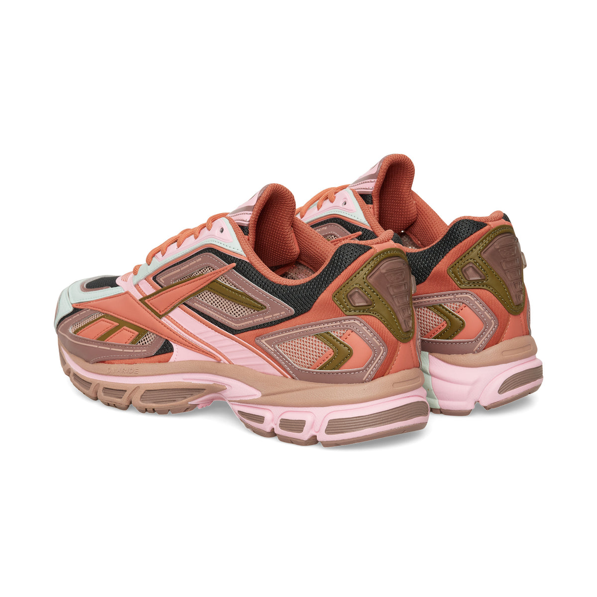 Chaussure de running Reebok Premier Road Ultra rouge et rose – vue 3/4 arrière